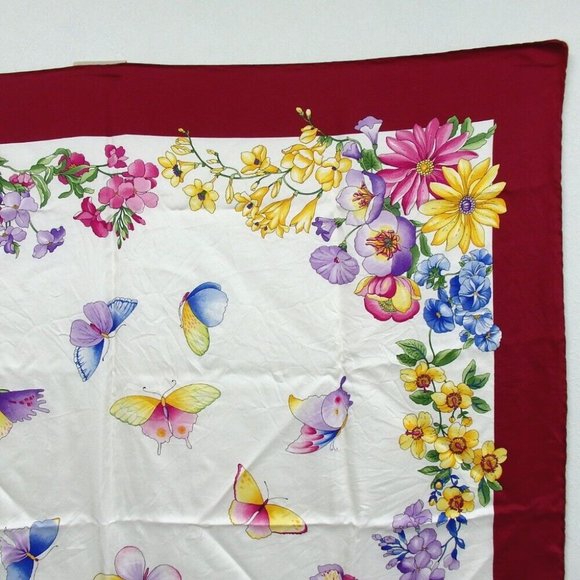 Authentic GUCCI Flora floral pattern scarf silk [Used] - Picture 4 of 11